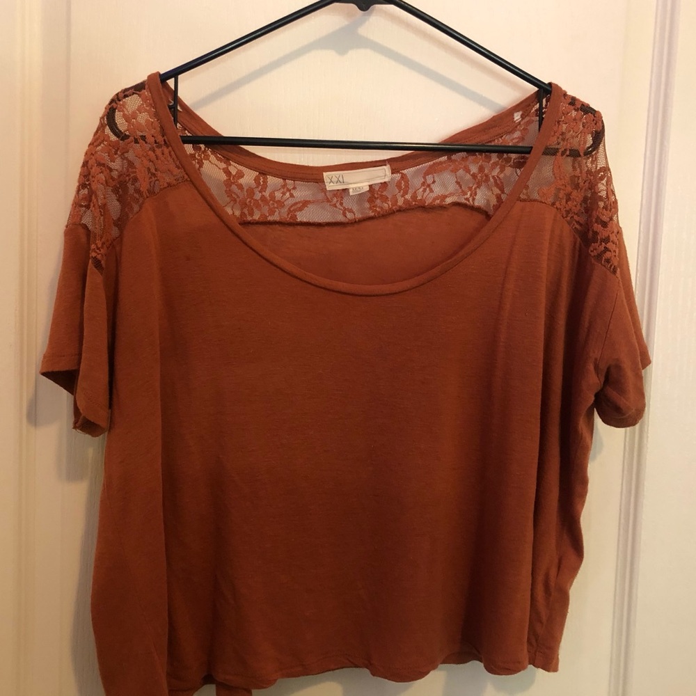 Burnt orange flowing top w/ lace